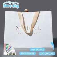OEM/ODM sacs en papier personnalisés de qualité supérieure avec poignée en ruban et nœud papillon sac en papier blanc Offre Spéciale pour l'emballage de cadeaux de bijoux
