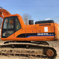 Excavatrice sur chenilles hydraulique Doosan DH225LC-7, capacité de la benne de 1,2 m³, moteur et boîte de vitesses de 110 kW, poids de 22 500 kg, excavatrice de taille moyenne