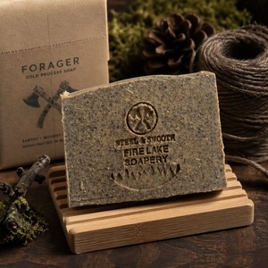 Jabón Corporal Botánico Rústico Forest, Jabón en Barra Forager con un Aroma Amaderado y Terroso - Product Image 3