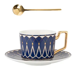 Conjunto de chá tipo europa, venda quente, estilo europeu, xícara de café/chá e molhador com colher osso, conjunto de chá de porcelana