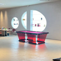 Table de billard de conception moderne haut de gamme personnalisable pour divertissement intérieur avec verre trempé rouge cristal