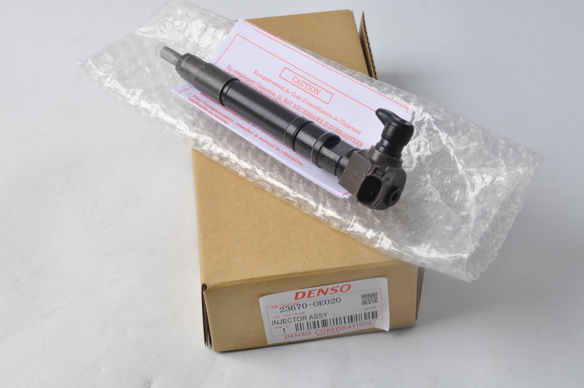 Hot Sale Original Brand Diesel Engine Fuel Injector 295700-0560 Common Rail New Injector 23670-0E020 For HILUX REVO GUN125R
