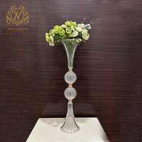 Nouvelle Arrivée Support Floral en Acrylique Transparent en Forme de Corne Centres de Table de Mariage Vase à Fleurs Économique Décoration de Table