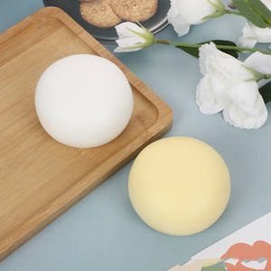 Jouet anti-stress en forme de pain au lait style Kawaii, mignon, à remontée lente, en PU, pour enfants, vente en gros - Product Image 2