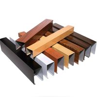 Profils d'extrusion carrés en aluminium modernes, durables et anti-corrosion sur mesure pour plafonds dans les bureaux commerciaux, centres commerciaux et hôtels