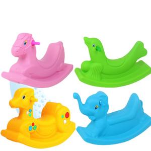 Grand cheval à bascule en plastique épais pour enfants jouet de voiture de balançoire pour le premier anniversaire cadeau de chaise à bascule compatible avec la musique - Product Image 1