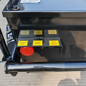 Épandeur d'engrais portatif Wigon, autopropulsé, boîte de vitesses automatique, largeur d'épandage de 3000 mm - Product Image 6