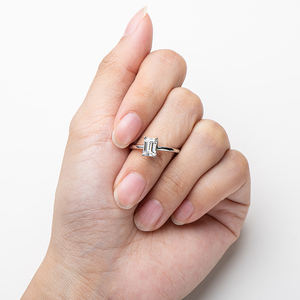 GRA认证纸牌祖母绿切割硅石戒指颜色5x 7毫米1.0ct纯银订婚承诺戒指 - Product Image 4