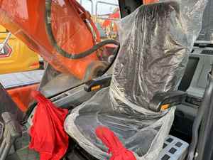 Excavatrice sur chenilles d'occasion Doosan DX340 34 tonnes, boîte de vitesses d'origine, pompe MOOG, moteur, roulement, modèle 2024, 1 an de garantie après-vente - Product Image 5