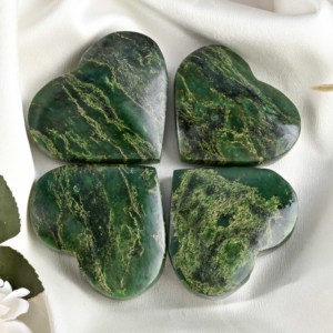 Piedra de Palma de Cristal Esmeralda Natural Pulida en Forma de Corazón, Ecológica, para Feng Shui y Regalo, Venta al por Mayor - Product Image 3