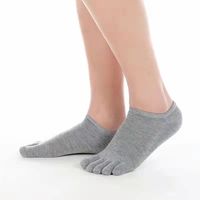 Chaussettes d'été à cinq doigts pour hommes Chaussettes invisibles à cinq orteils avec orteils fendus Chaussettes