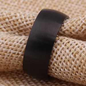 Anillo de Acero de Titanio Negro de 8 mm con Acabado Cepillado, Joyería de Moda Unisex, Regalo - Product Image 4