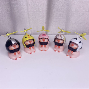 Décoration Électrique pour Voiture en Forme de Cochon, Modèle PVC Animal, Coupe-Vent, Canard Cochon TQPIG - Product Image 3