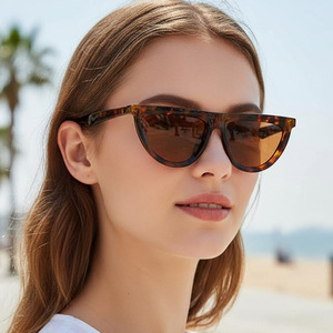 แว่นกันแดดทรงแคทอายเล็ก สไตล์เรโทรสุดคลาสสิก แฟชั่นล่าสุด สำหรับทุกเพศทุกวัย ป้องกันรังสียูวี 400 เหมาะสำหรับวันหยุดพักผ่อน  รับสกรีนโลโก้ - Product Image 4