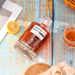 Bouteilles rondes de vin, whisky et <span class=keywords><strong>cidre</strong></span>, saké et <span class=keywords><strong>gin</strong></span> de 500ml avec logo transparent en relief Bouteilles de liqueur alcoolisée en verre de brandy avec bouchon en verre - Product Image 3