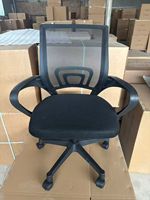 Chaise de bureau moderne et personnalisée pour cadres, avec dossier en maille, base en acier à cinq griffes, pivotante, réglable manuellement en hauteur et inclinable
