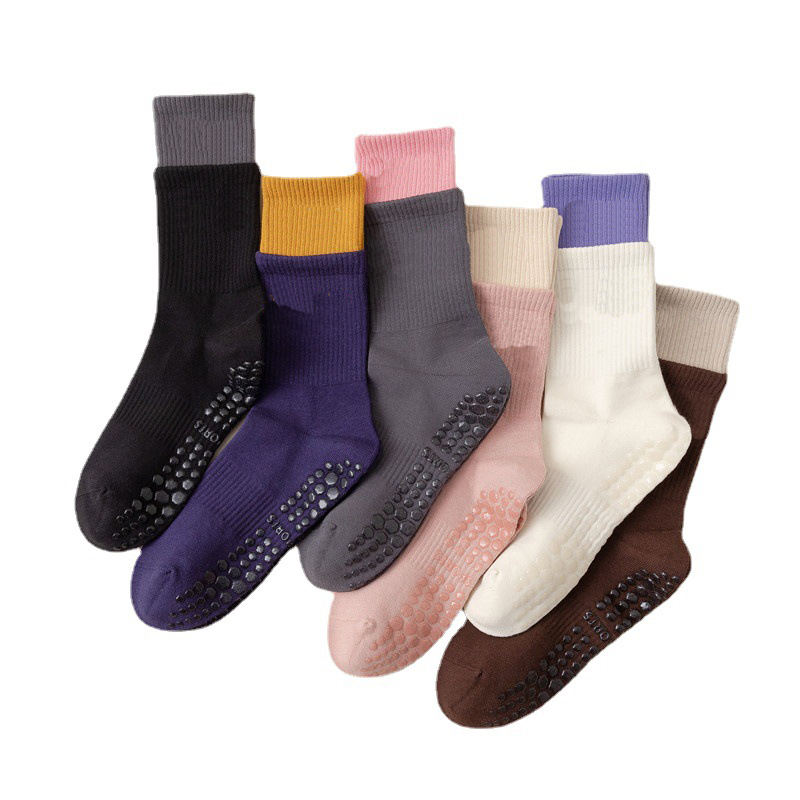 New Fashion Custom Logo Wholesale High Quality Thick Breathable Anti Slip Non Slip Grip Pilates Yoga Socks for Women