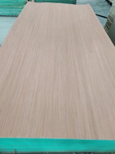 <span class=keywords><strong>4x8</strong></span> 0.15-1.0mm nhân tạo <span class=keywords><strong>Recon</strong></span> sồi Veneer Trắng EV veneer óc chó Gỗ Veneer cho tấm - Product Image 4