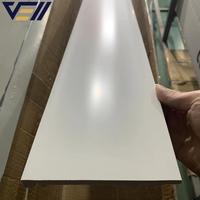 Plinthe de base blanche apprêtée moderne en PS imperméable pour projets intérieurs