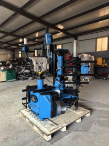 Démonte-pneus de luxe à <span class=keywords><strong>prix</strong></span> d'usine Max. Machine de <span class=keywords><strong>montage</strong></span> de pneus de voiture avec jante de 28 pouces, machine de <span class=keywords><strong>montage</strong></span> de pneus - Product Image 4