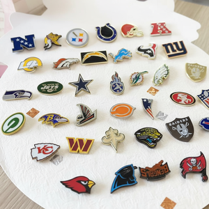 Broche de Metal Esmaltado con Diseño de Balón de Rugby, Estilo Deportivo, Recuerdo, Decoración, Broche de Aleación con Dibujos Animados, Venta al por Mayor - Product Image 1