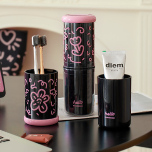 Vaso Transparente de Plástico con Rayas de Graffiti para Enjuague Bucal, Set de Vasos Portátiles para Viaje, Uso Doméstico y al Aire Libre - Product Image 5