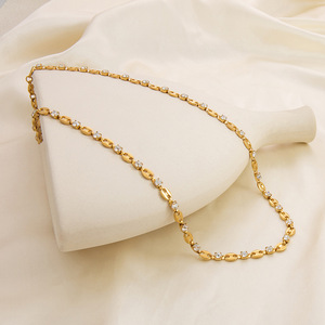 สร้อยคอฝังเพทายชุบทอง18K จี้แฟชั่นสำหรับงานเลี้ยงรูปทรงตัวยู - Product Image 3