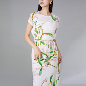 Abito Midi Plissettato Miyake a Maniche Corte con Stampa Floreale Taglia Unica, Alta Elasticità, Elegante e Casual - Direttamente dalla Fabbrica 2026 - Product Image 3