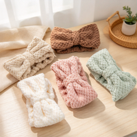 Bandeau doux en crochet avec nœud, bandeau de spa en peluche tricoté à la main pour soins du visage, maquillage, lavage du visage, personnalisable