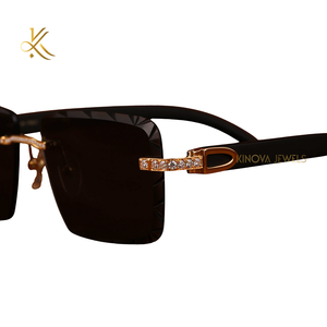 Gafas de Sol Extra Grandes con Brillo Diamante Premium, Detalles Elegantes Inspirados en el Cristal y Estilo Contemporáneo de Vanguardia - Product Image 3