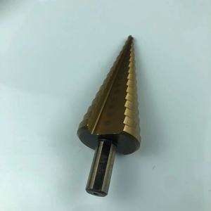 Brocas escalonadas HSS <span class=keywords><strong>de</strong></span> doble filo <span class=keywords><strong>de</strong></span> 4-32 mm y 15 pasos, recubiertas <span class=keywords><strong>de</strong></span> titanio, HRC 62-65, cortador <span class=keywords><strong>de</strong></span> orificios para madera y metal, herramientas <span class=keywords><strong>de</strong></span> ranura recta - Product Image 1