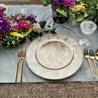 Assiettes de Présentation Dorées en Plastique de 13 Pouces, Couleurs Personnalisées, Vente en Gros Usine, Durables, Vaisselle de Mariage Moderne en Gros