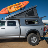 Tente de camionnette surélevée personnalisée avec port solaire pré-câblé pour les passionnés d'aventure, camping en milieu sauvage multi-scènes