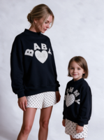 Tenues Assorties Hiver Maman et Moi à Pois Col Montant Monogramme avec Badge et Lettres Appliquées Personnalisées
