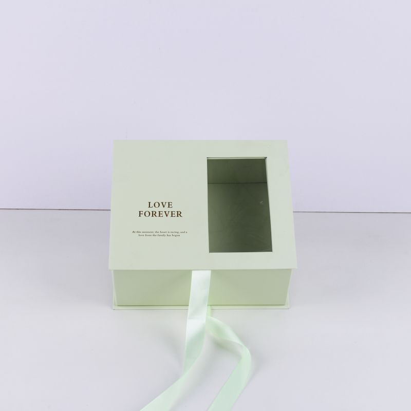 Boîte d'emballage vide verte