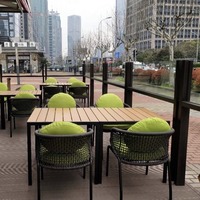 Ensemble de chaises et de tables en corde tressée pour cour, jardin, hôtel, restaurant, villa, balcon extérieur, petites tables et chaises
