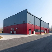 Entrepôt en structure métallique préfabriquée isolée, murs en panneaux sandwich ignifuges pour entrepôt frigorifique, utilisation en atelier industriel