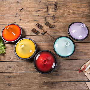 Cocotte hollandaise classique colorée <span class=keywords><strong>en</strong></span> <span class=keywords><strong>fonte</strong></span> <span class=keywords><strong>émaillée</strong></span> avec couvercle conique <span class=keywords><strong>en</strong></span> céramique - Product Image 2