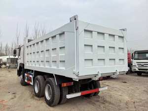 Camión Tractor diésel Howo 6x4 Euro 3 usado de alta calidad con remolque de 40 toneladas, 10 neumáticos, unidad izquierda Manual de vehículo bruto 371Hp a la venta - Product Image 3