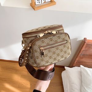 Bolso de Hombro Elegante Estilo Dama. Está hecho de material PU con patrón geométrico. Adecuado para uso diario.615 - Product Image 4