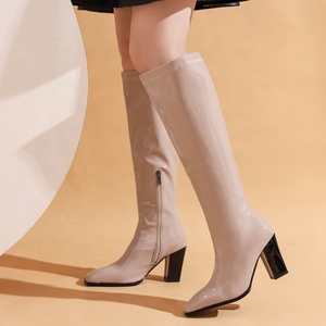 Botas de tacón grueso de charol sólido para mujer, hasta la rodilla, con punta cuadrada, media cremallera lateral, botines altos, efecto espejo, talla grande 43 - Product Image 2