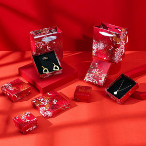 Boîte d'emballage de bijoux portable et réutilisable en forme de fleur rouge irrégulière, doublée d'une éponge, pour bracelets, boucles d'oreilles, bagues, pendentifs - Product Image 4