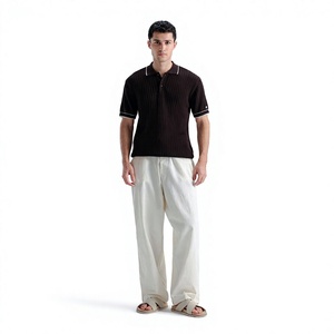 Camisetas Sólidas para Hombre, Tejido Suave de 220g, Diseño Ligero y Transpirable, Mezcla de Poliéster y Algodón, Manga Corta, Casual, Cómoda para Uso Diario - Product Image 1