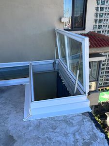 Lucarne en verre personnalisée en alliage d'aluminium Conception <span class=keywords><strong>de</strong></span> cadre caché Éclairage étanche et anti-poussière <span class=keywords><strong>Toit</strong></span> bien plat - Product Image 5