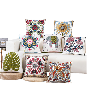 Fundas de Cojín y Almohadas de Estilo Bohemio con Diseño de Flores Bordadas, 100% Poliéster Ecológico, Decoración Colorida para el Hogar - Product Image 1