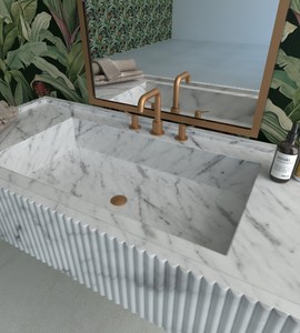 Meuble-lavabo mural flottant Unionstone pour salle de bain, en marbre cannelé blanc de Carrare, avec vasque simple cannelée - Product Image 2