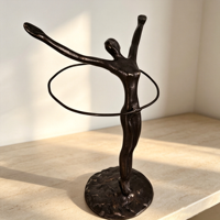 Statue Moderne Femme Dansante en Cuivre, Sculptures Abstraites de Danseuse, Décoration d'Intérieur, Artisanat Métallique Écologique, Durable et Fait Main