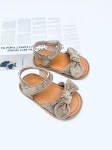 Sandalias Planas con Lazo de Leopardo al por Mayor para Niñas Pequeñas y Sandalias Infantiles de Moda Estilo Europeo y Americano - Product Image 2