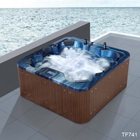 Freistehende Whirlpool-Badewanne Großer Outdoor-Swim-Pool aus Holz mit Acrylverkleidung und Massage-Whirlpool