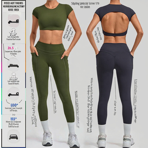 Conjunto de yoga de 2 piezas para mujer al por mayor: Top sin espalda de manga corta y leggings levanta glúteos con logo frontal y bolsillos laterales, color liso. - Product Image 2